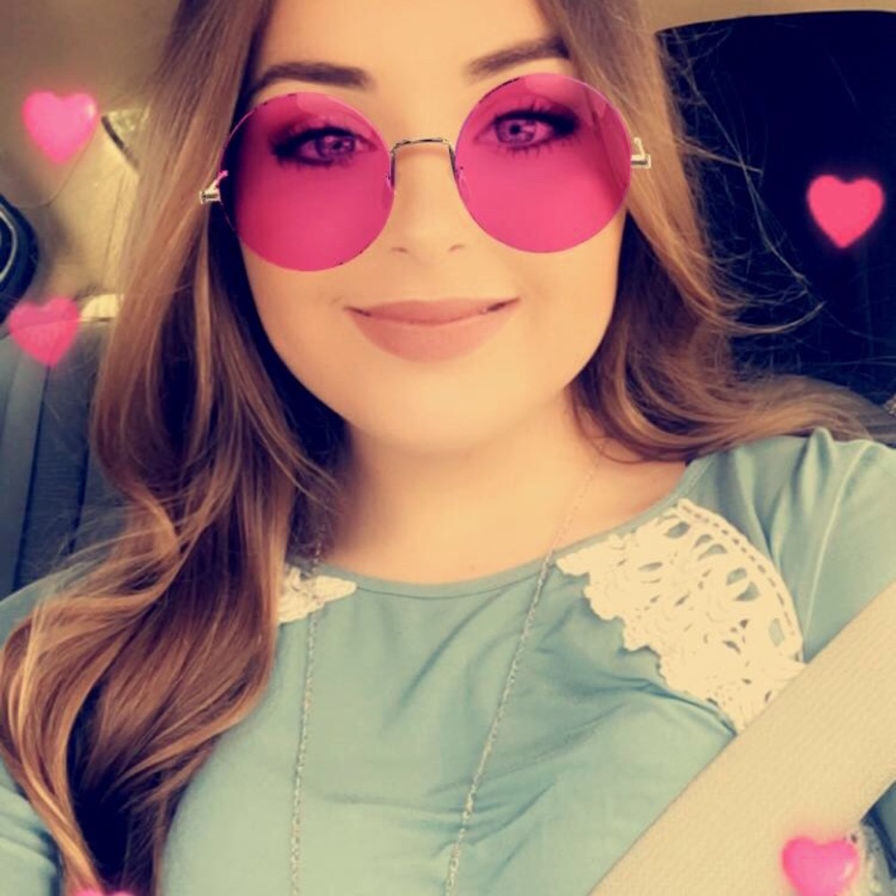 Meet your Posher, Lydia